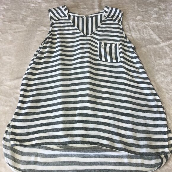 Anthropologie Pleione Grey & White Striped Lightweight Sleeveless Top Size Small - Picture 3 of 9